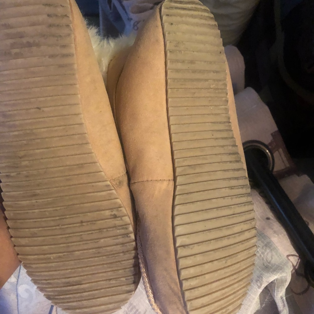 Shoes - Picture 4 of 6